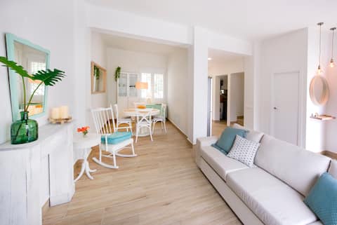 Propiedad de Airbnb exitosa: Charming little house next to the beach and yacht club. en Altea