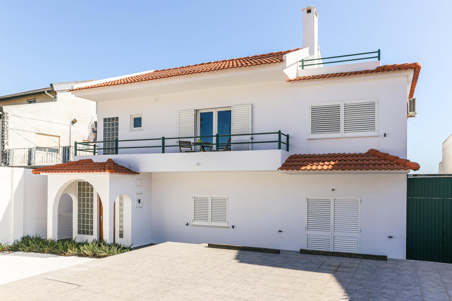 2-Bedroom Ocean view apartment; WIFI, Free Parking