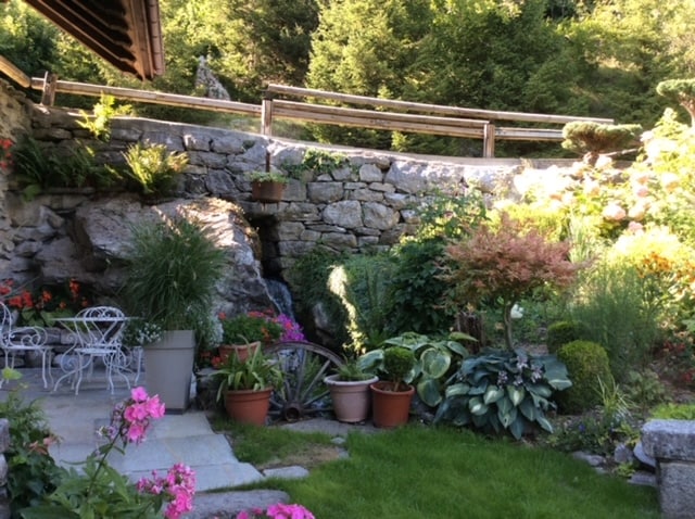 Top performing Airbnb: Splendid Residence dating from 1820 "LE MARTINET" in Passy