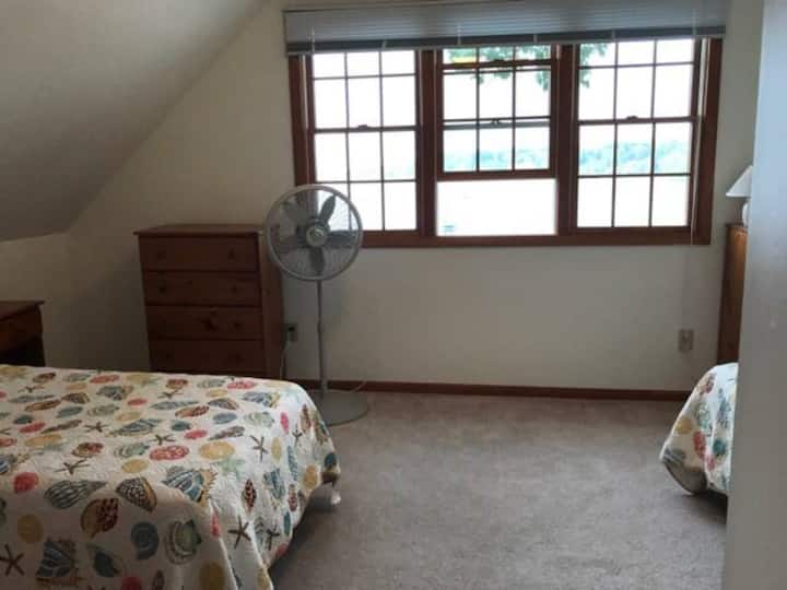 Chumba cha kulala 3 - Ghorofa ya pili, kitanda kamili na kitanda cha watu wawili