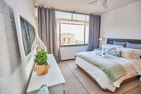 Lovely 2 bedroom sea view apartment, Doonside KZN