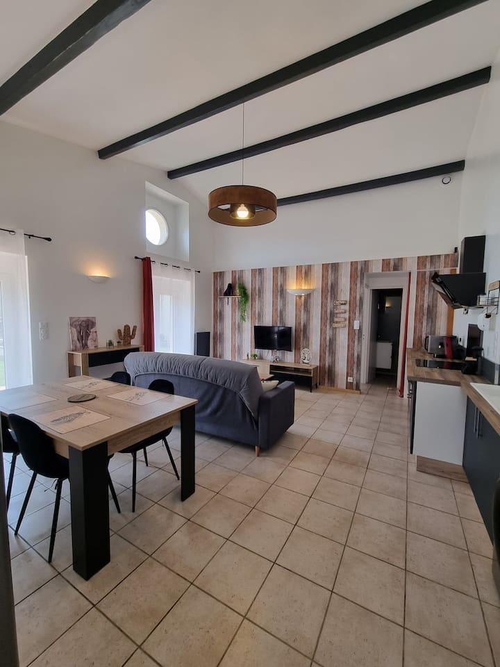 Magnifique Maison Avec Cour Et Emplacement Voiture - Deux-Sèvres