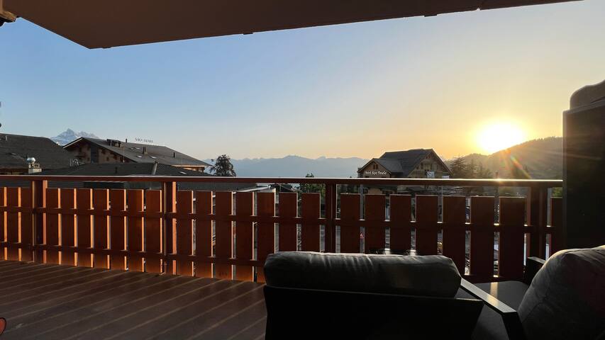 Zenith Views by Villars Luxury Unbeatable Location gallery image 2