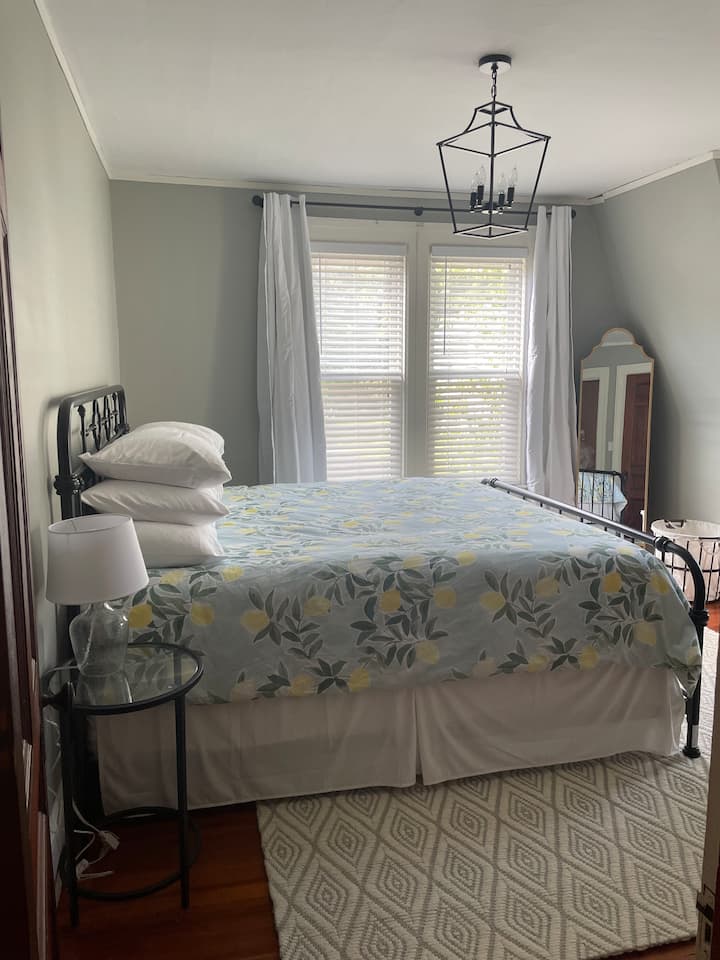 Bračni krevet (širine 180 - 200 cm)