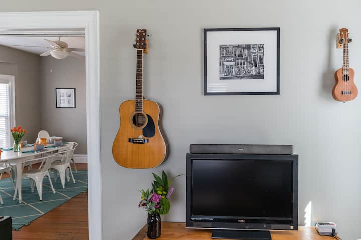 Artsy Downtown 3 Bedroom Home Close To Trails - Grand Junction, CO