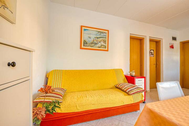 Apartment For 4 With Shared Pool In Rovinjsko Selo - Bale