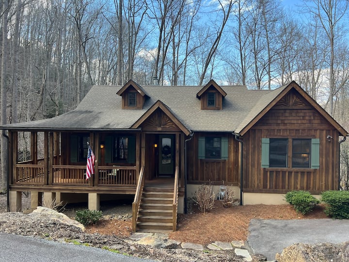 Creekside mountain Cottage Cottages for Rent in Jackson County, North