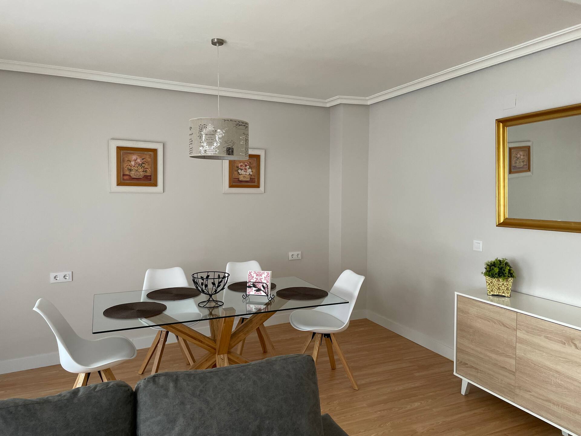 Four Seasons Apartment.VT-LR1404
