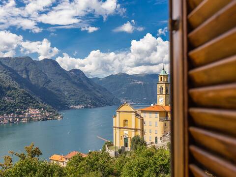 Beautiful gem with stunning Lake Como view