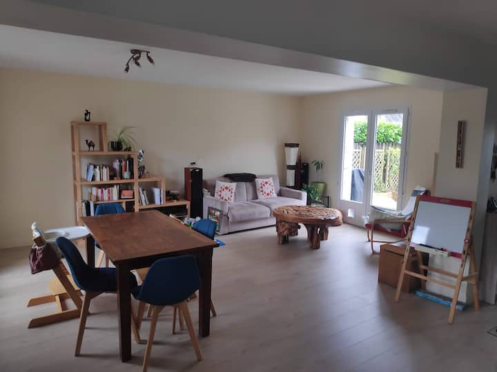 Maison Familiale, Calme Confortable Avec Extérieur - Angers