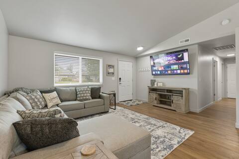 Holly Has It All!One level,sleeps 11,Winery Close!