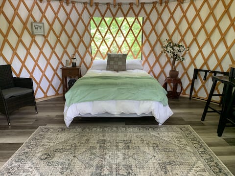 Creekside Forest Nature Retreat : Mongolian Yurt