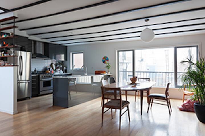 Beautiful townhouse in Greenpoint/Williamsburg gallery image 2