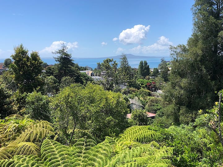 Browns Bay Holiday Rentals & Homes Browns Bay, Auckland, New Zealand