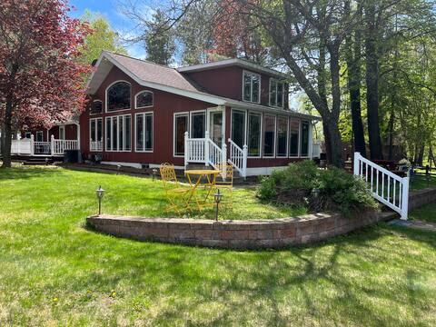 Country Lane Cottage on Waupaca Chain ‘O Lakes