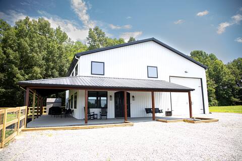 NEW Barndo: 5 Minutes From Lake Cumberland Marina