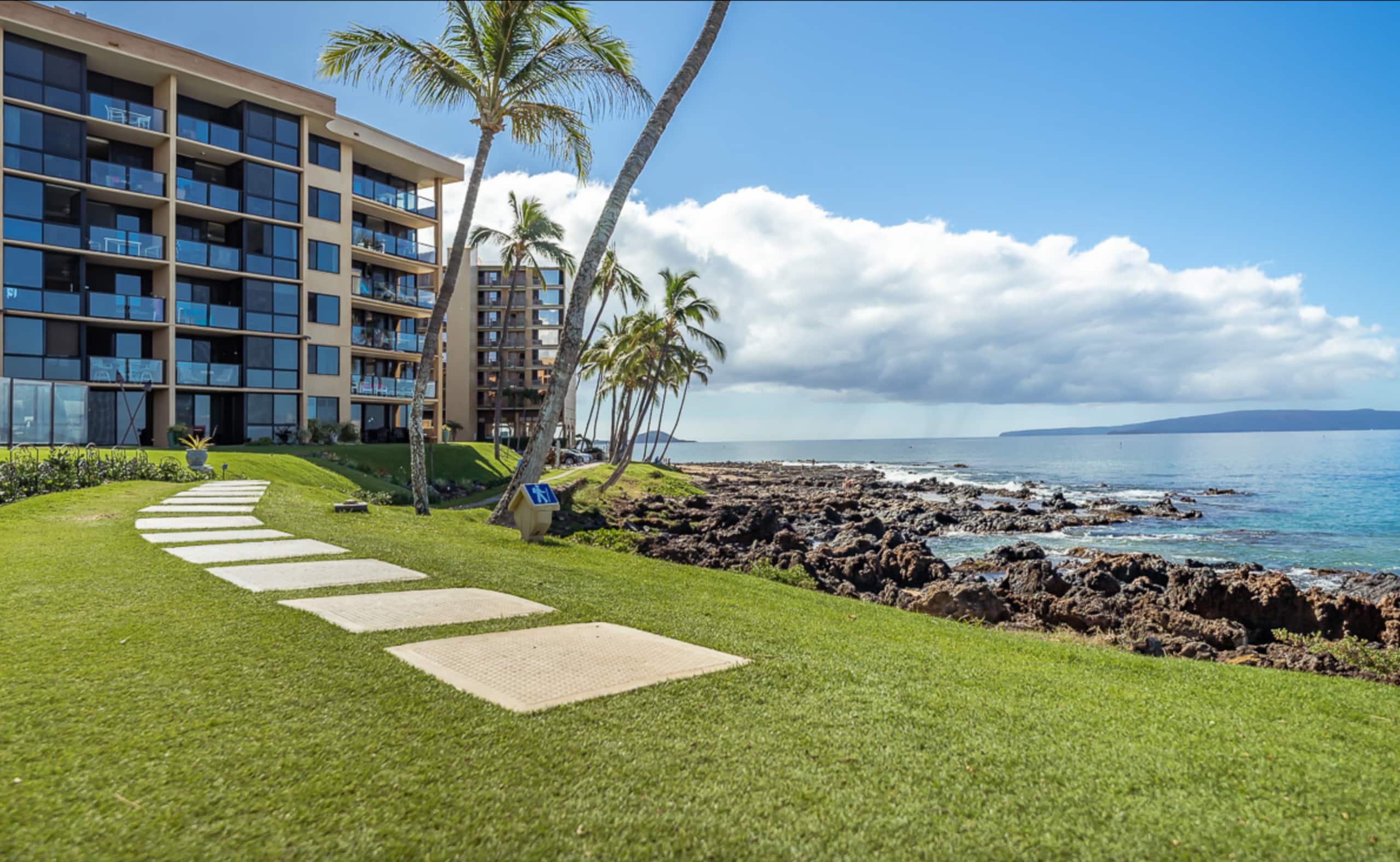 Condo in Kihei · ★4.92 · 2 bedrooms · 4 beds · 2 baths - Image 11