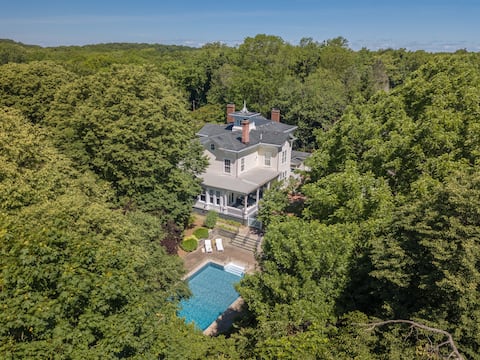 Beautiful Historic Estate -New Heated Pool