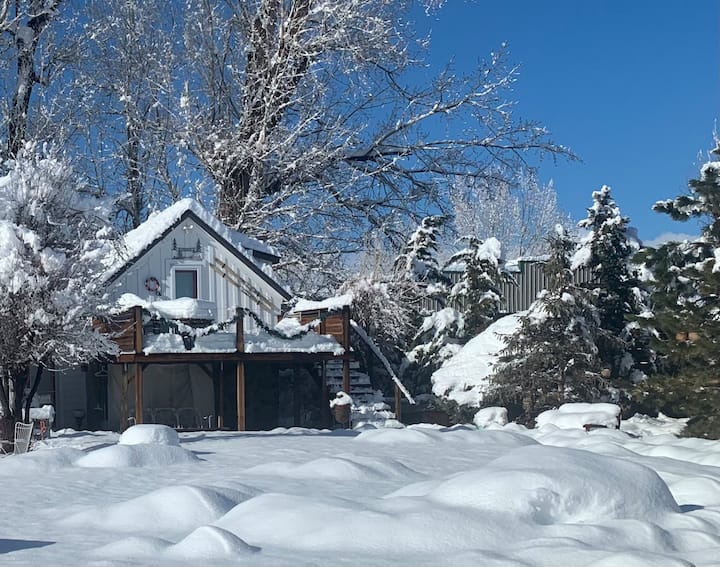 The Lodge Privacy with pastoral mountain views. Guesthouses for Rent