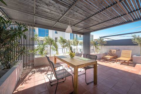 Adelos Villa with Sauna and Rooftop Garden