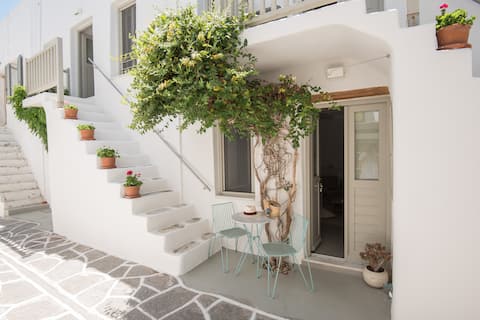 Top performing Airbnb: Tonos House in Περιφερειακή Ενότητα Πάρου