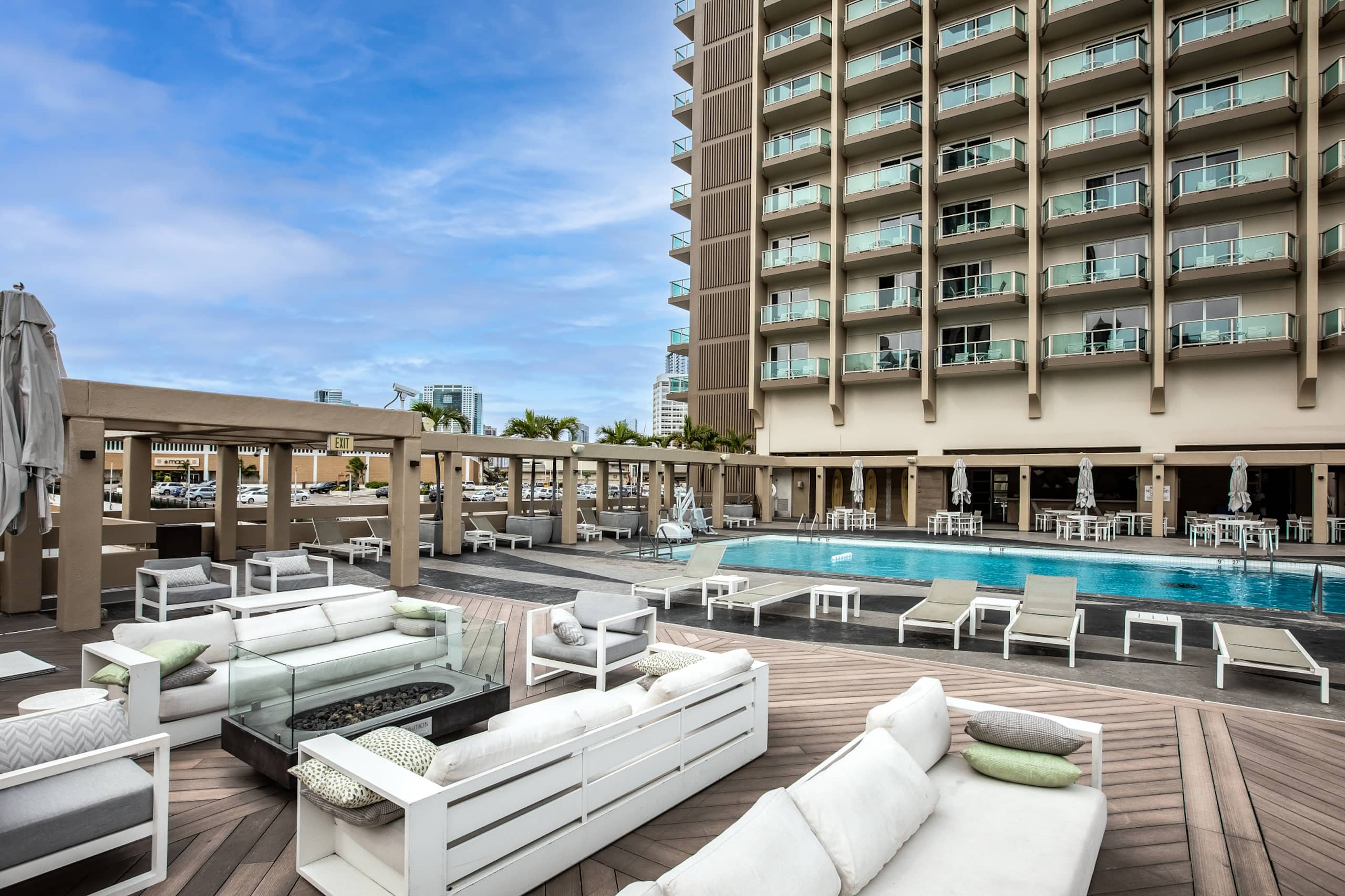 Condo in Honolulu · ★4.93 · 1 bedroom · 2 beds · 1 private bath - Image 43