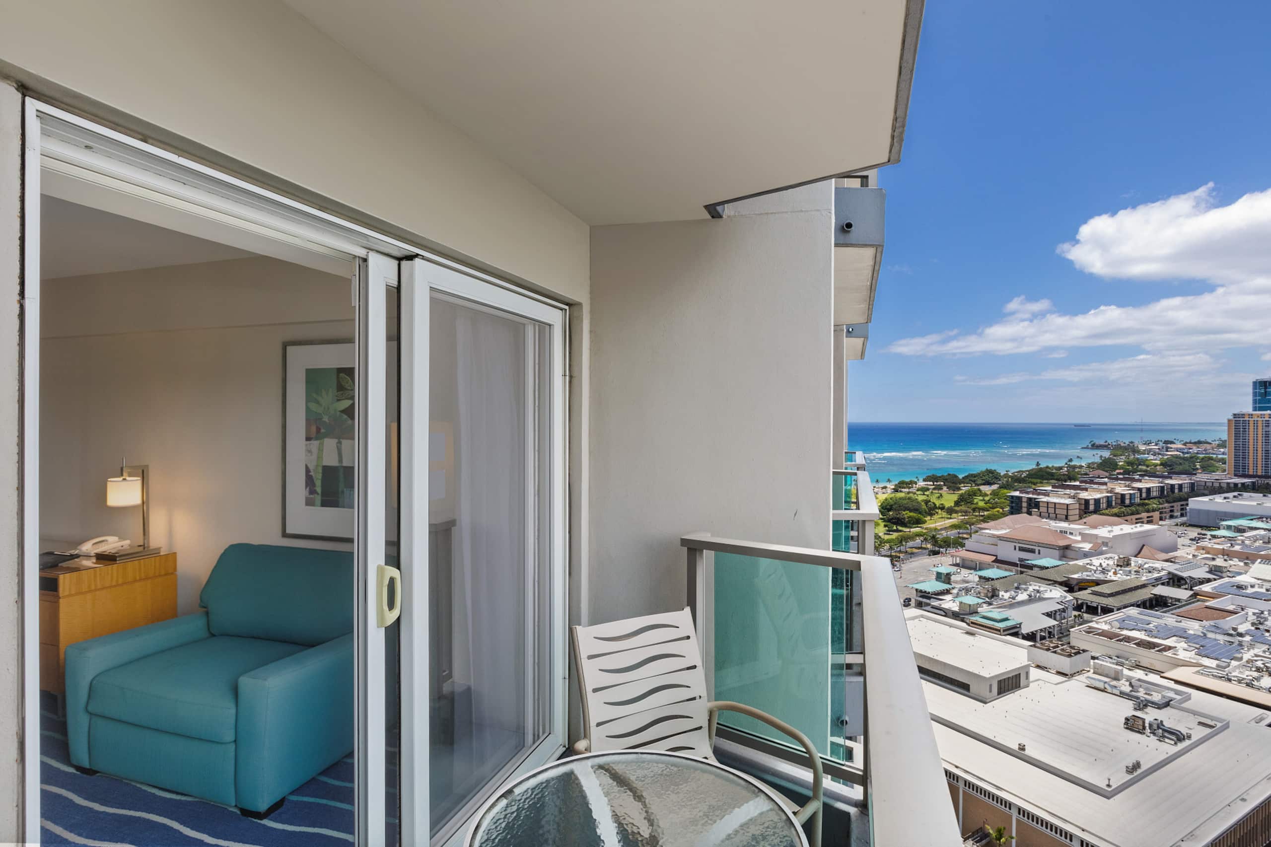 Condo in Honolulu · ★4.93 · 1 bedroom · 2 beds · 1 private bath - Image 27