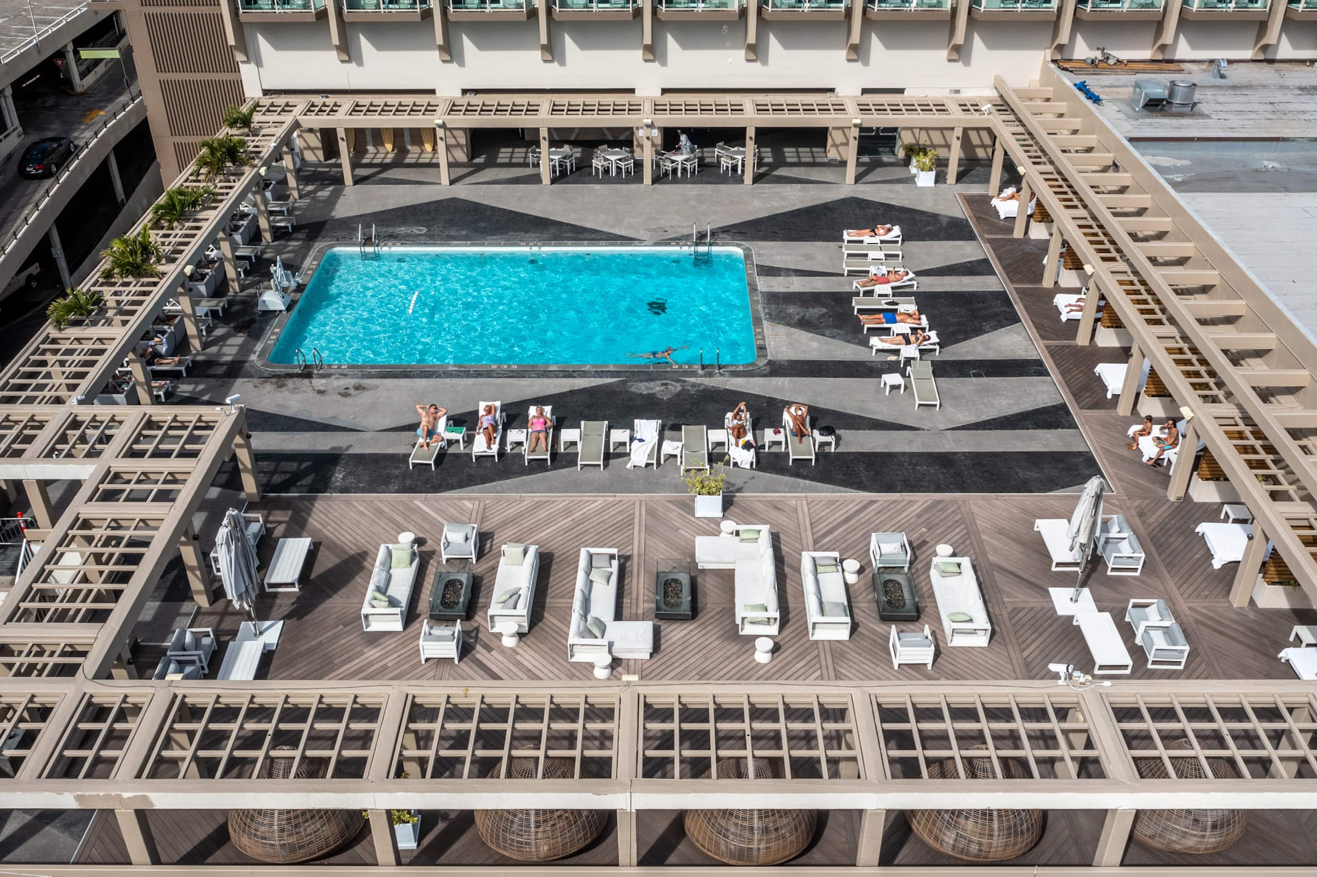 Condo in Honolulu · ★4.89 · 1 bedroom · 2 beds · 1 private bath - Image 32