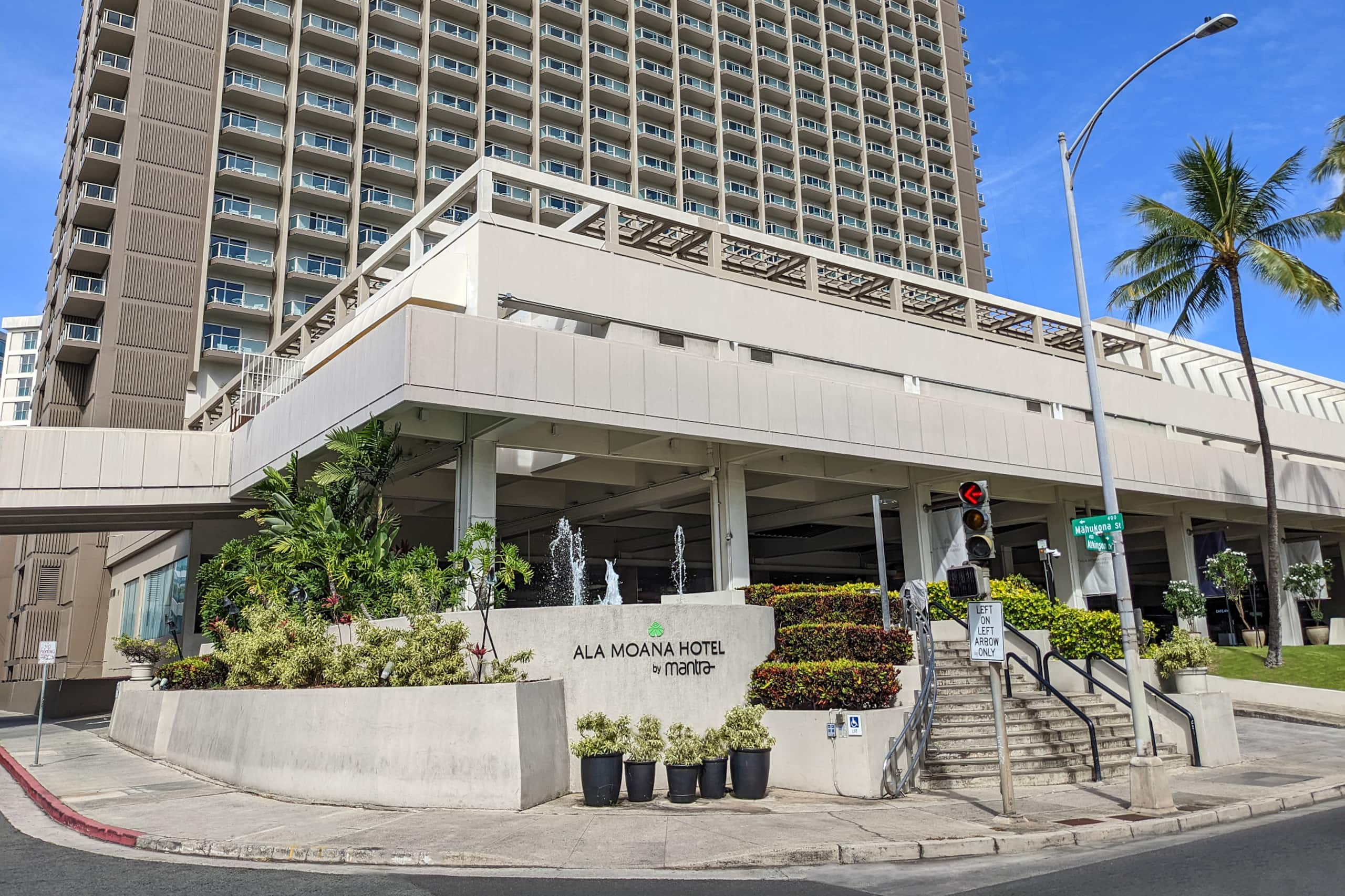 Condo in Honolulu · ★4.89 · 1 bedroom · 2 beds · 1 private bath - Image 29