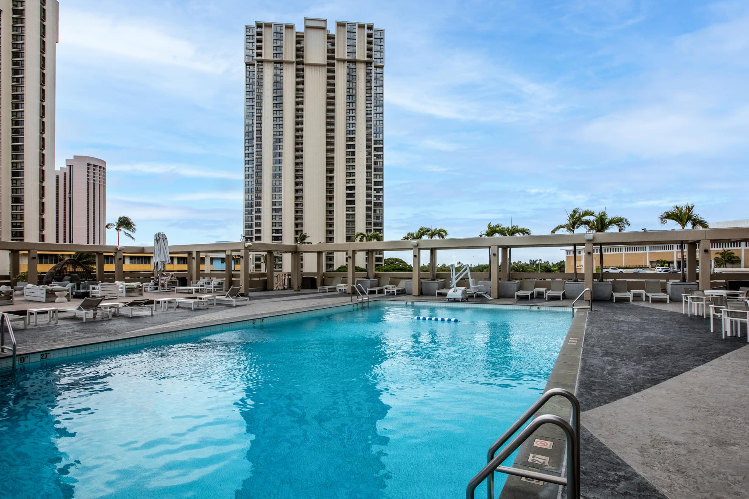 Condo in Honolulu · ★4.89 · 1 bedroom · 2 beds · 1 private bath - Image 45