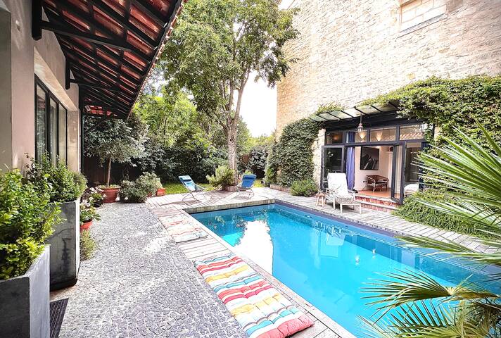 Villa des arts gallery image 2