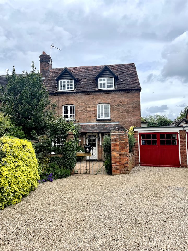 Stunning 3 bed cottage Cottages for Rent in Warwickshire, England