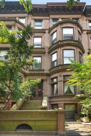 HISTORIC $10MLN MANSION IN THE HEART OF PARK SLOPE gallery image 2