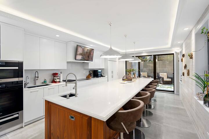 HISTORIC $10MLN MANSION IN THE HEART OF PARK SLOPE gallery image 4