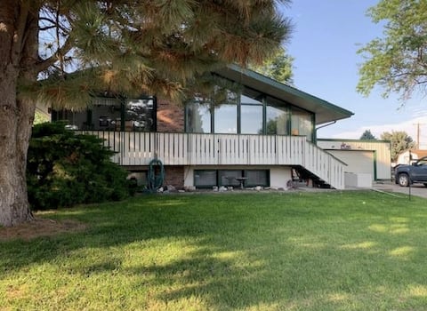 HOT TUB! All bubbles …No Troubles! 6 persons!