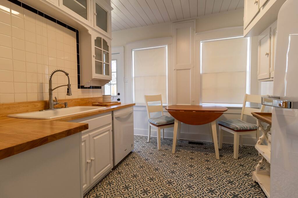 The Hoffmann Augusta Guest Collection Augusta, MO