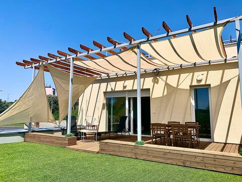 Huge rooftop terrace apartment with excellent view