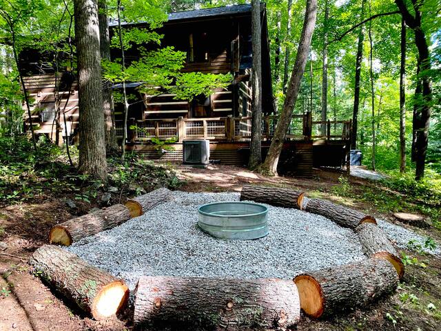 Luxury Log Cabin | Hot Tub*Kids*Pets*Hiking*Toys gallery image 3