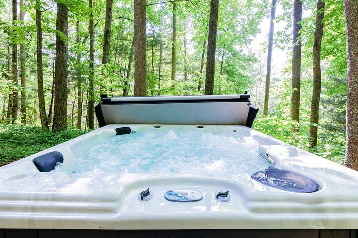 Luxury Log Cabin | Hot Tub*Kids*Pets*Hiking*Toys gallery image 4