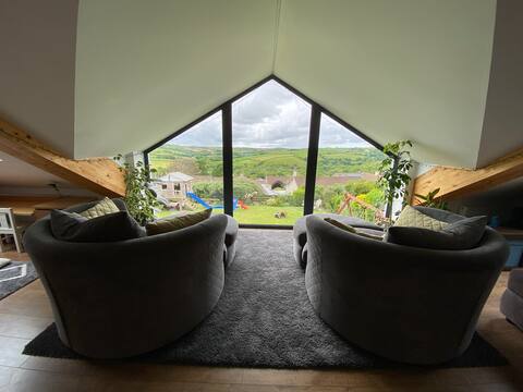 Modern spacious 5 bedroom family home - Helston
