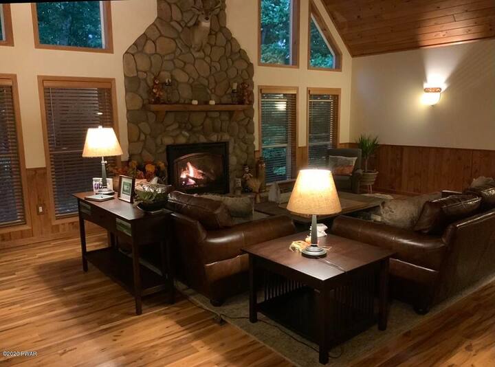 6 Bedroom Lake Wallenpaupack Paradise Houses for Rent in Hawley