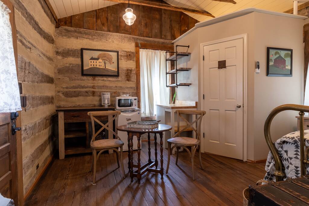 The Hoffmann Augusta Guest Collection Augusta, MO