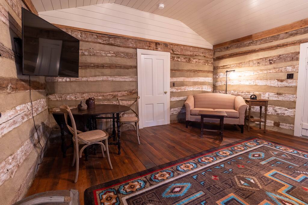 The Hoffmann Augusta Guest Collection Augusta, MO