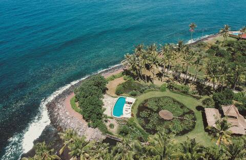 Oceanfront Villa With Pool & Lotus Pond