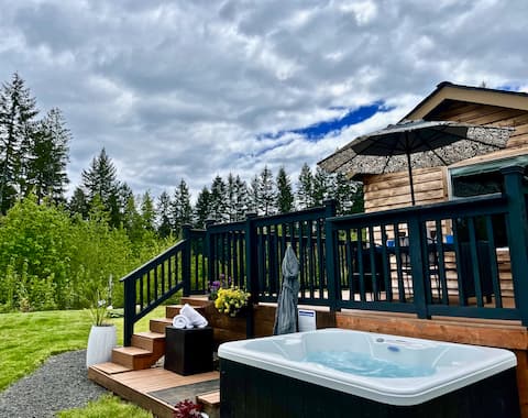 Hot Tub Lodge 5 acres by Lakes & Oly. Nat. Forest
