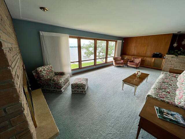 Lake Minnewashta Family Cabin gallery image 3