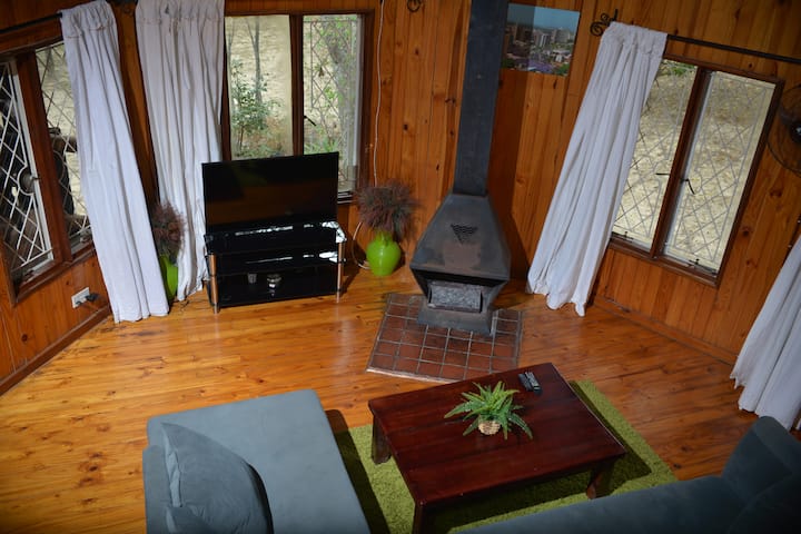 3 Bed Thatched With Pool (No Events Or Parties) - Harare