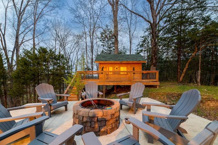 Serene 4BdRm Cabin w Outdoor KIT/FRPLC/Treehouse - Cabins for Rent