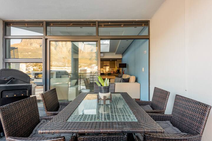 Lovely 3 bedroom penthouse in the mother city gallery image 3