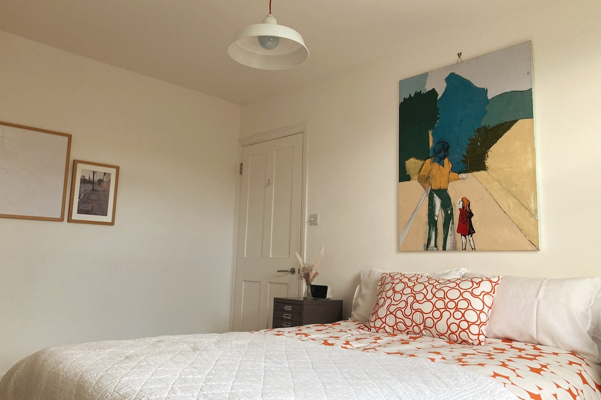 Chumba cha kulala mara mbili (sakafu sawa na vyumba vya mtu mmoja)